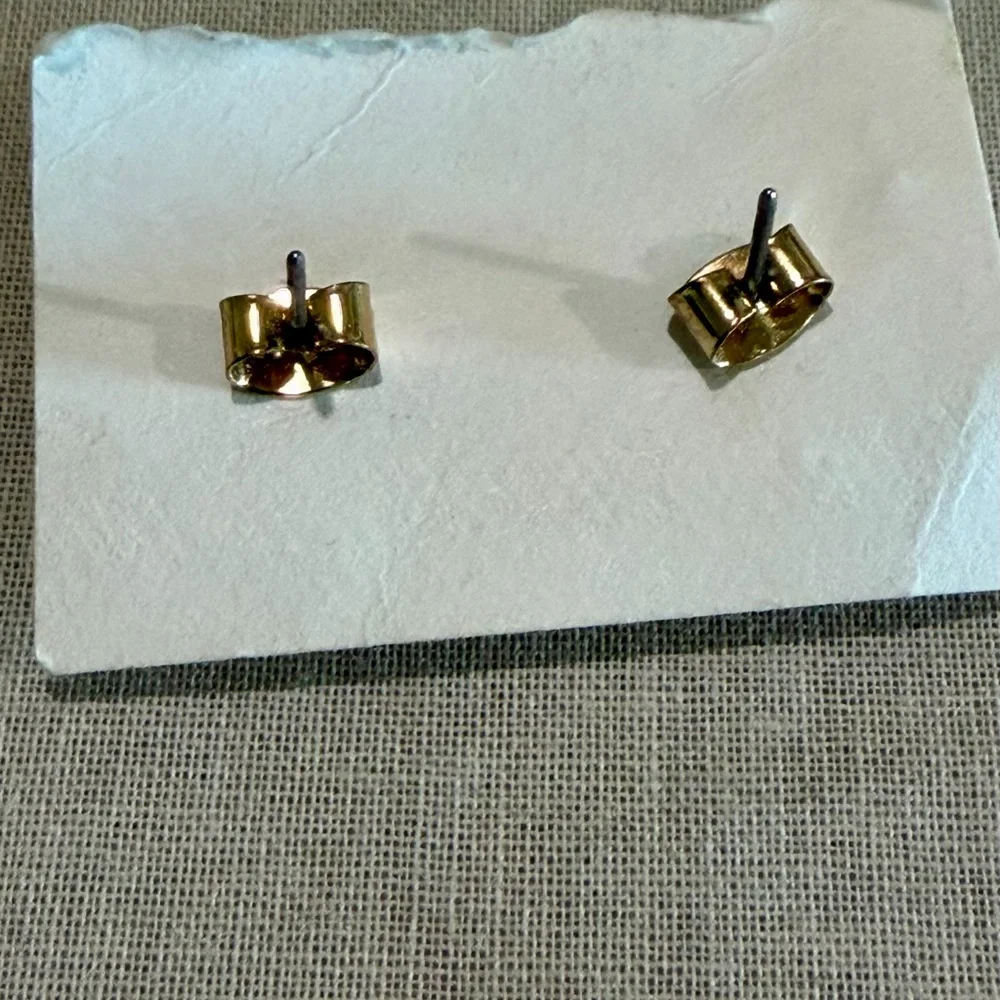 Vintage Gold Tone Horse Stud Earrings - Picture 2 of 7
